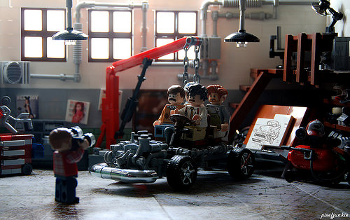 Vintage Garage Diorama Scene 3