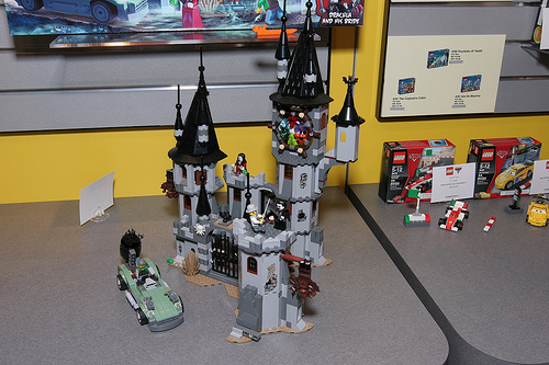 Toy Fair 2012 - Monster Fighters - 9468 Vampire Castle - 03