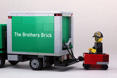 Brothers Brick Cabover 2