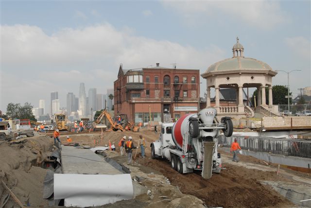 MGL EE Construcción de estación Mariachi Plaza en Boyle Heights. (Foto Juan Ocampo/Metro)