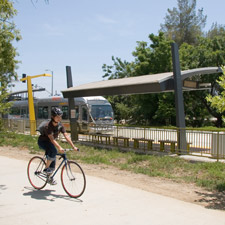 Se planea construir una vía para ciclistas y otra para peatones. Foto: Metro.