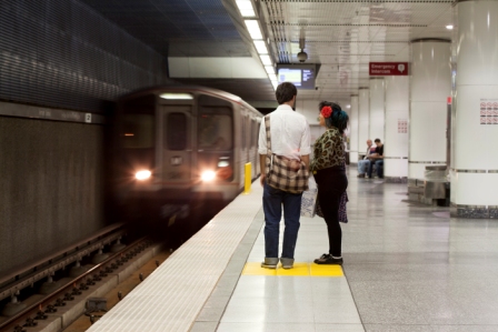 Red Line de noche
