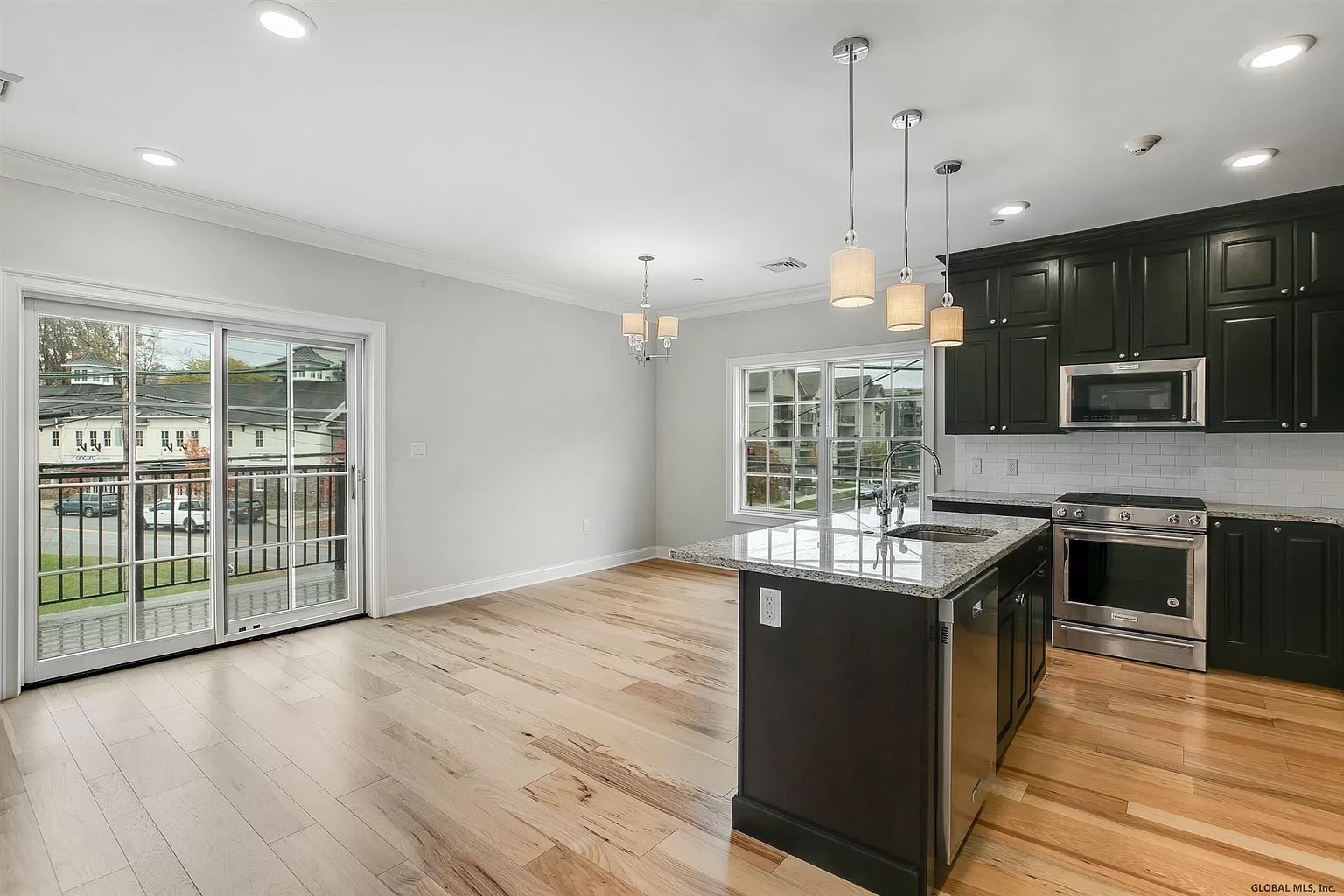 For rent 2 Bedroom 2 bathroom condo