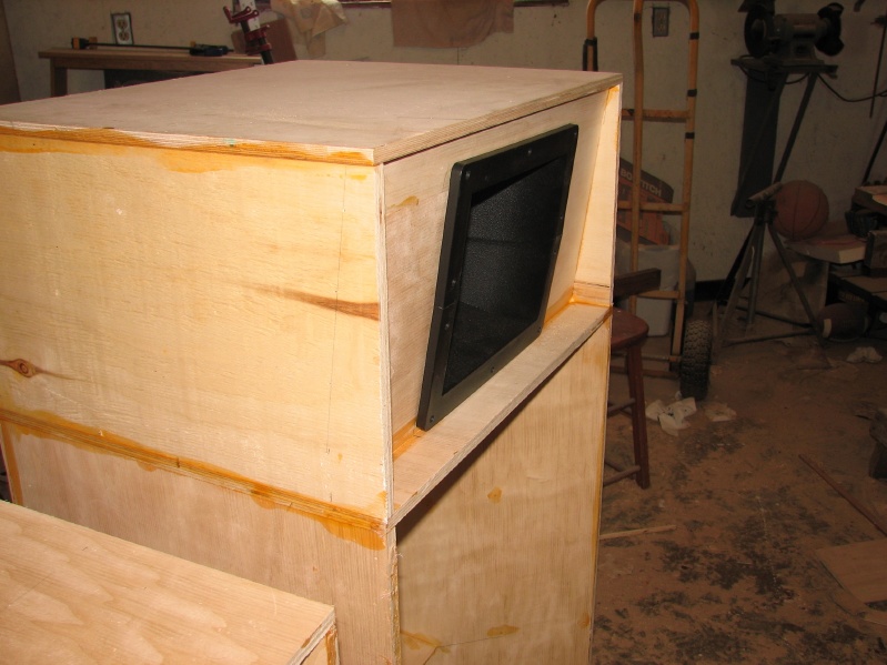 10 degree downward horn angle