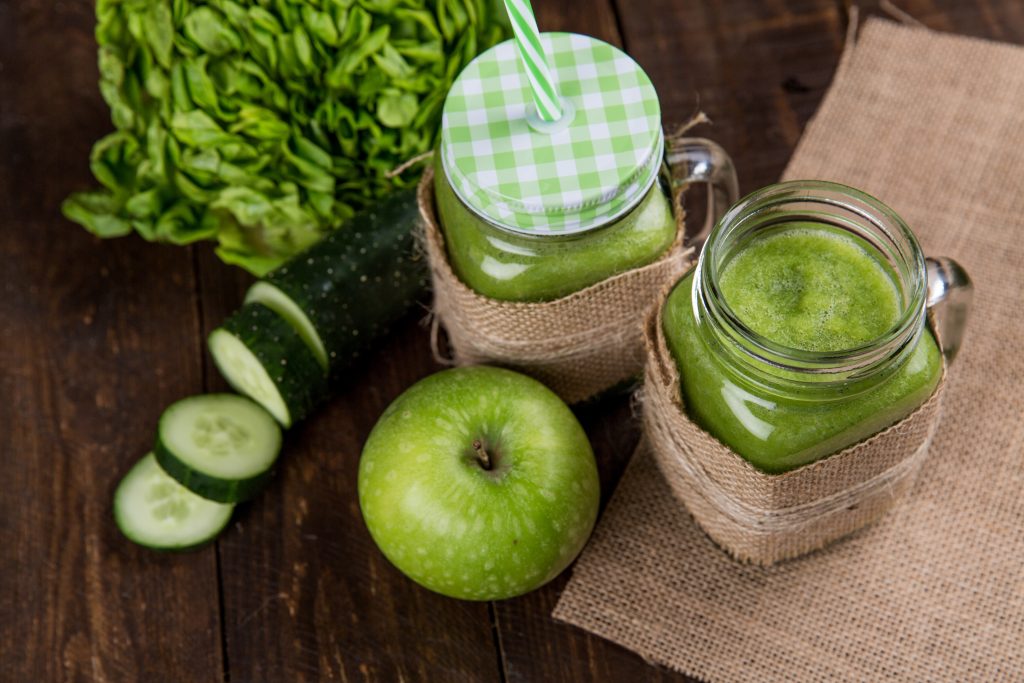 Jugo de manzana con jengibre para activar el metabolismo