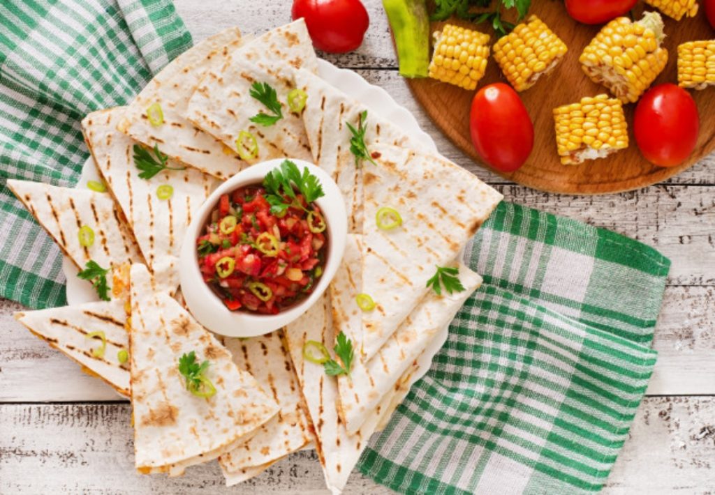 Quesadillas vegetarianas con chile pimiento asado