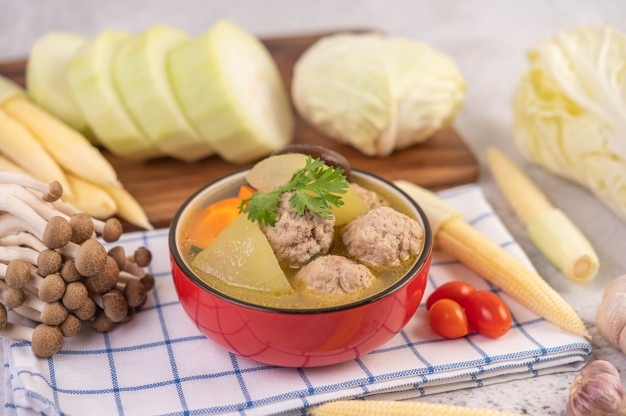 Prepara un delicioso caldo de albóndigas