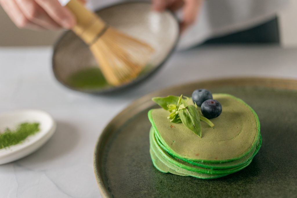 Prepara unos deliciosos panqueques de matcha