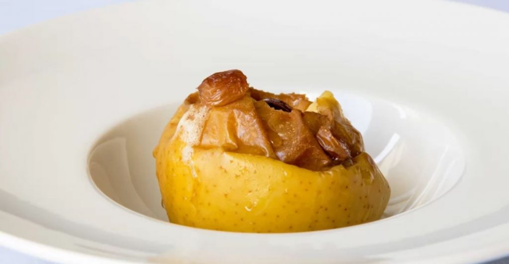 Manzana asada al horno con canela