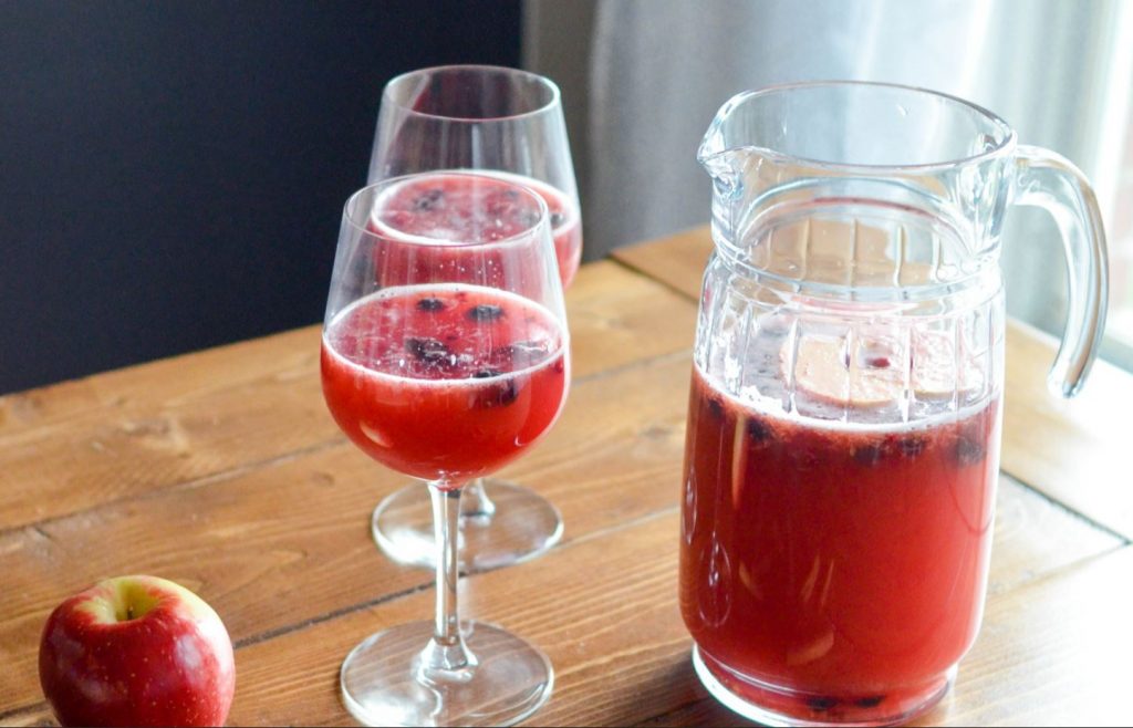 Prepara un delicioso ponche de frutas frío