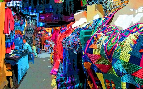 Trajes típicos de Guatemala en el mercado La Terminal