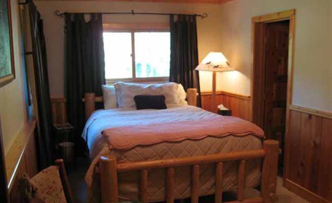Bootjack Lake Lodge slider image 3