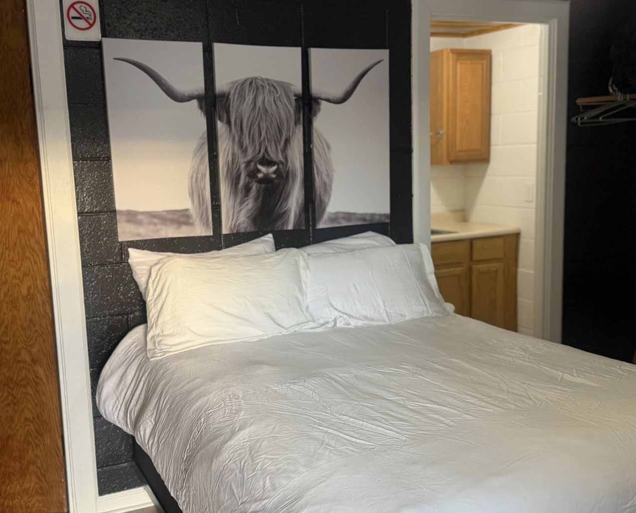 Roks Inn slider image 0