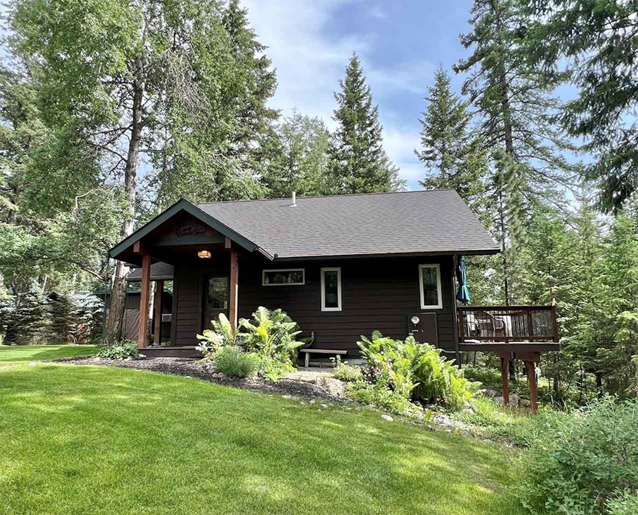 Chickadee Cabin slider image 4