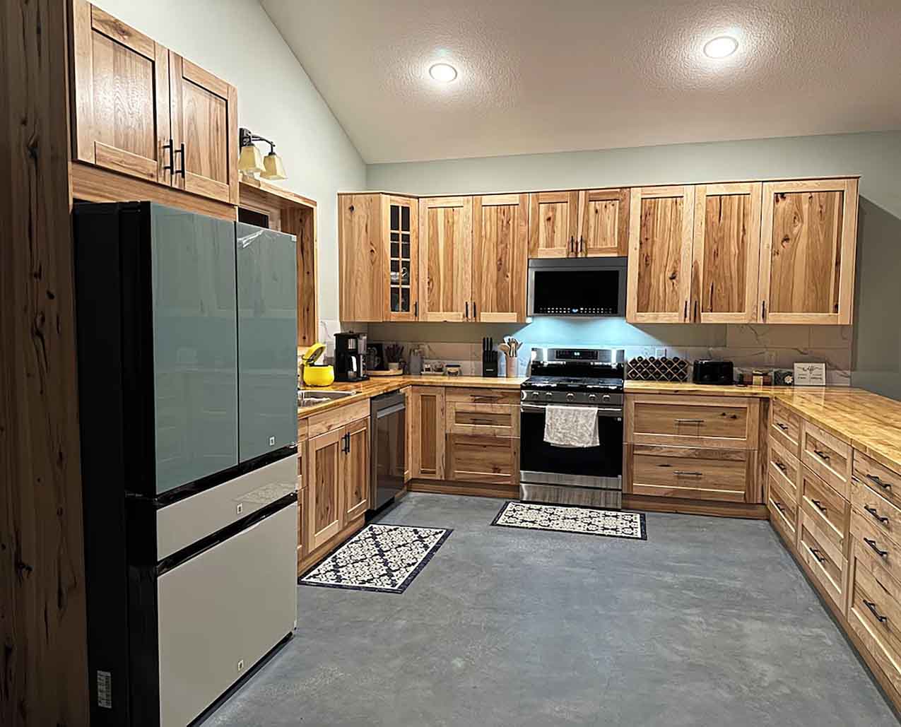 Lewistown Pine View Retreat slider image 2
