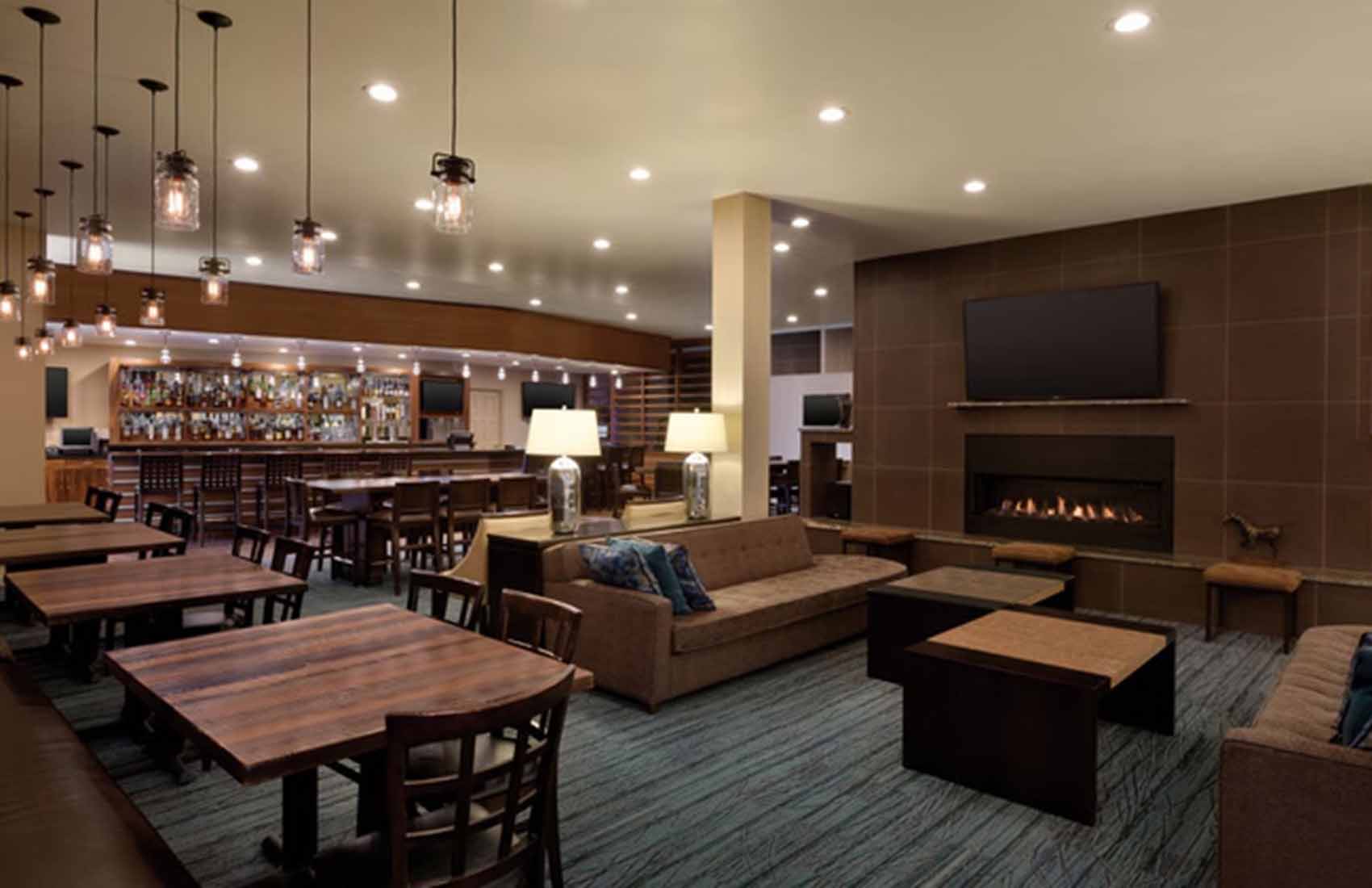 Delta Hotels Helena Colonial slider image 3