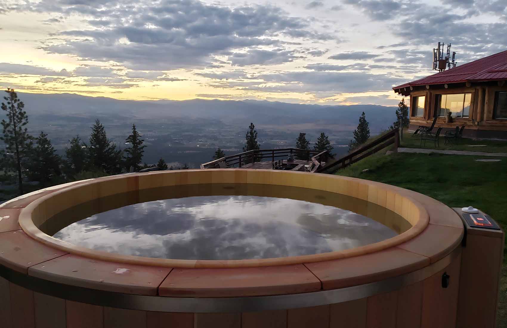 Downing Mountain Backcountry Lodge slider image 0