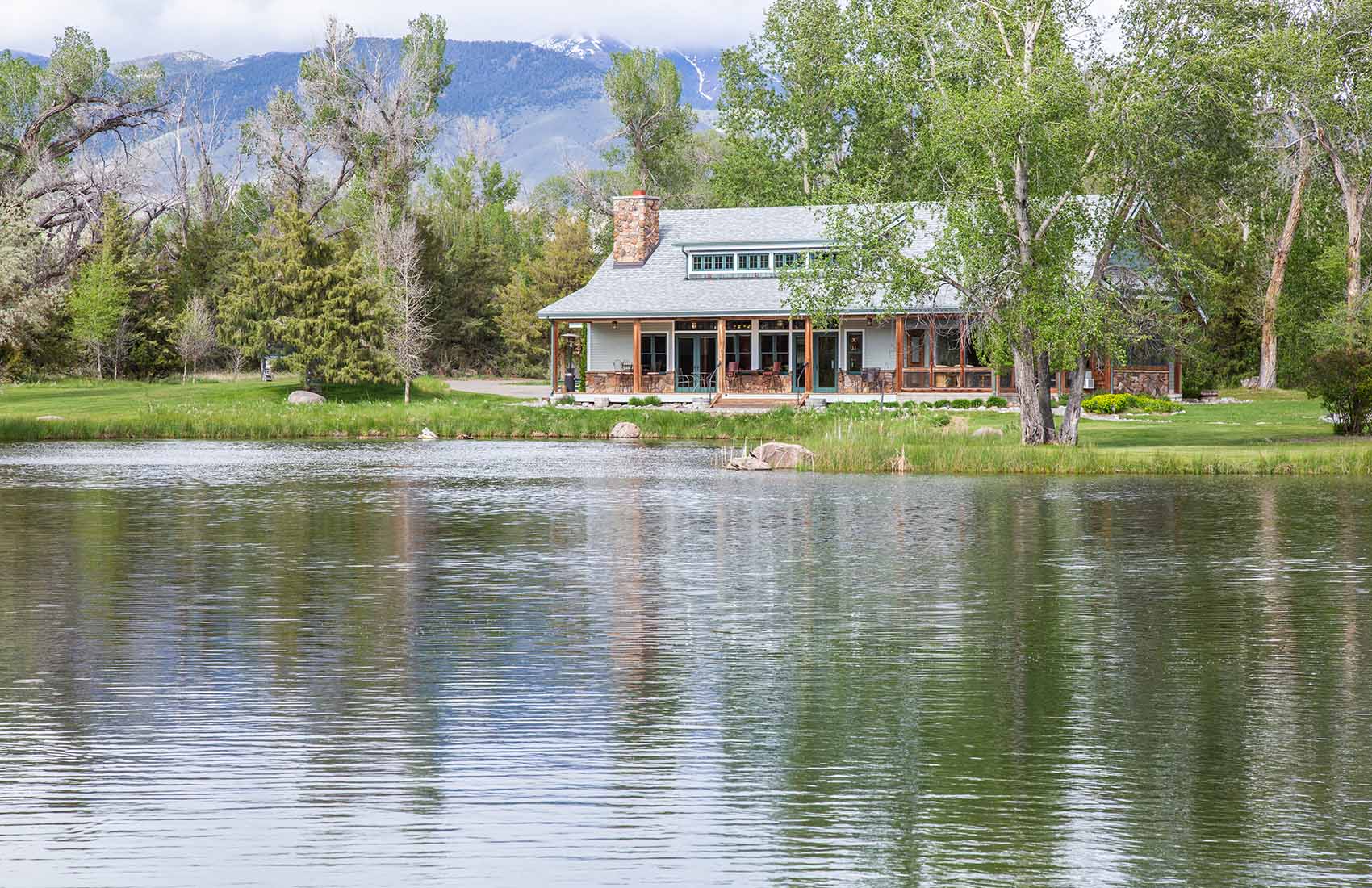 Healing Waters Lodge slider image 2