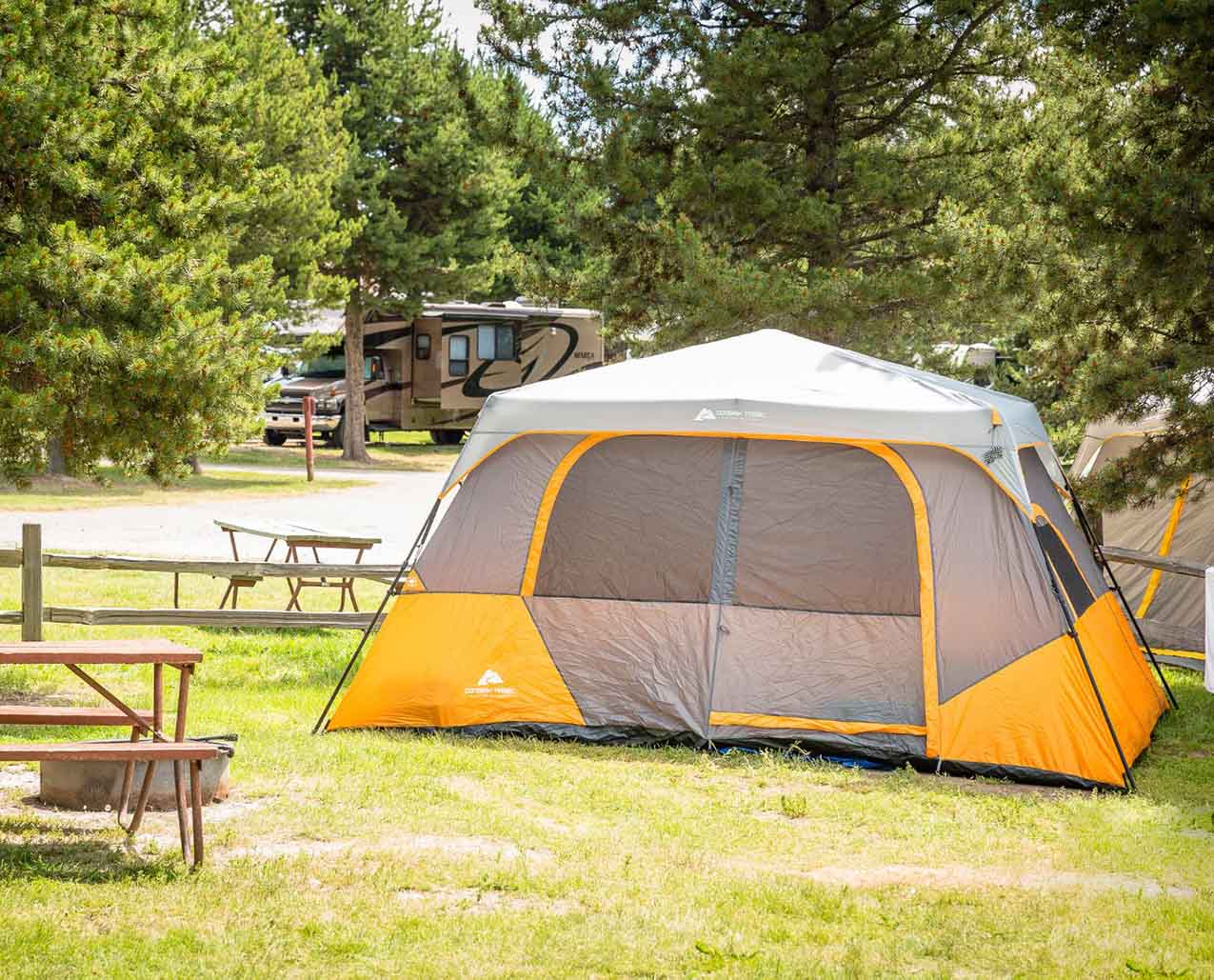 Yellowstone Park/West Gate KOA Holiday slider image 1