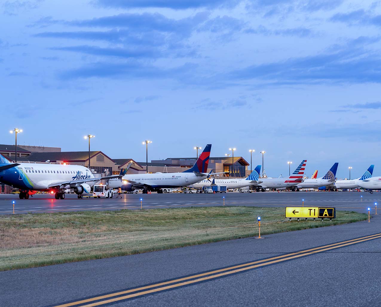 Bozeman Yellowstone International Airport slider image 0