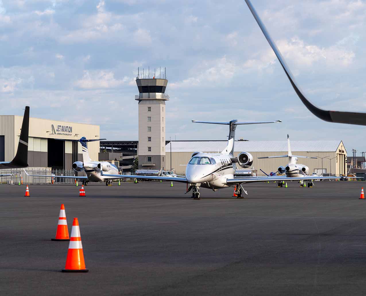 Bozeman Yellowstone International Airport slider image 1