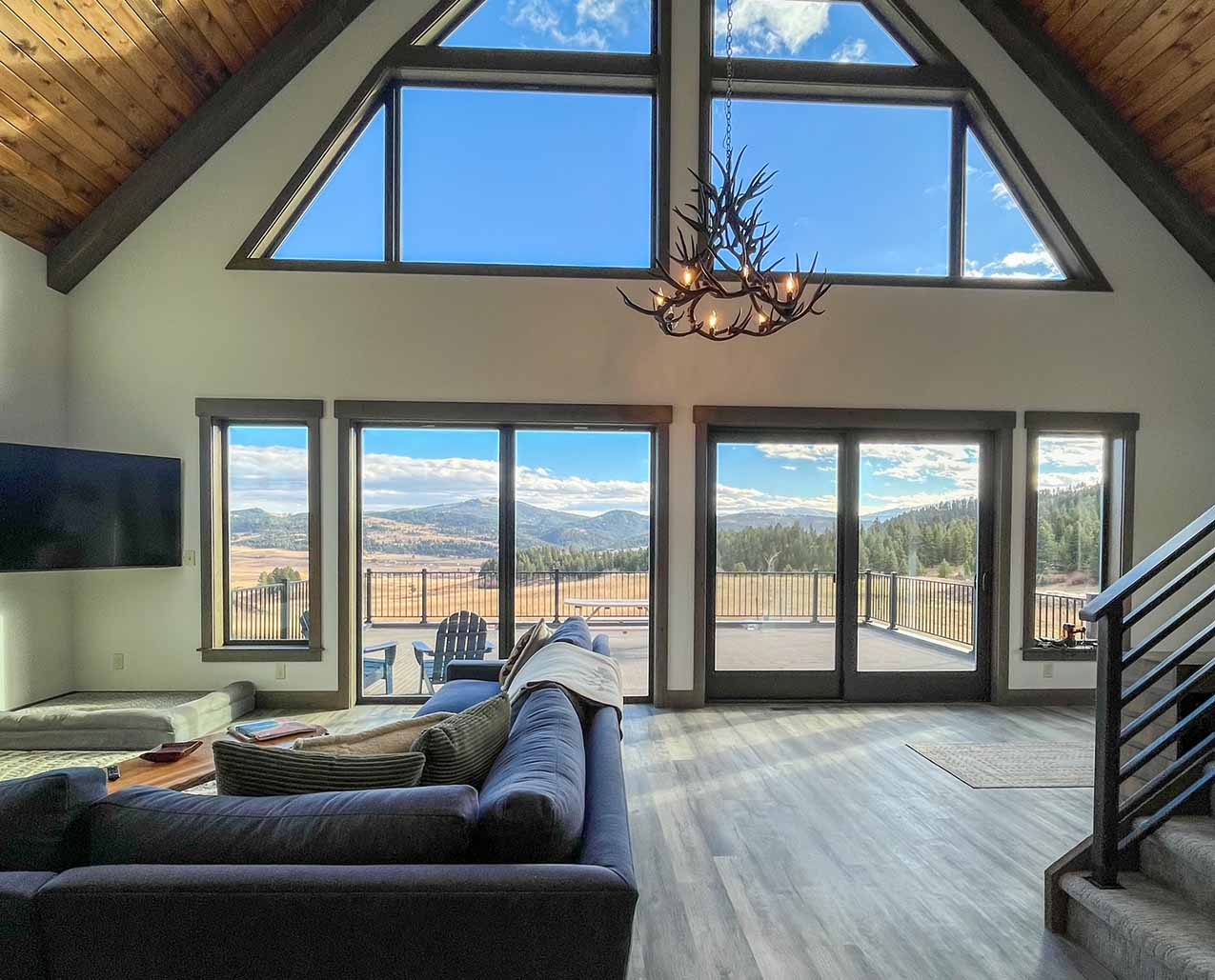 Jackson Creek Mountain Chalet slider image 4