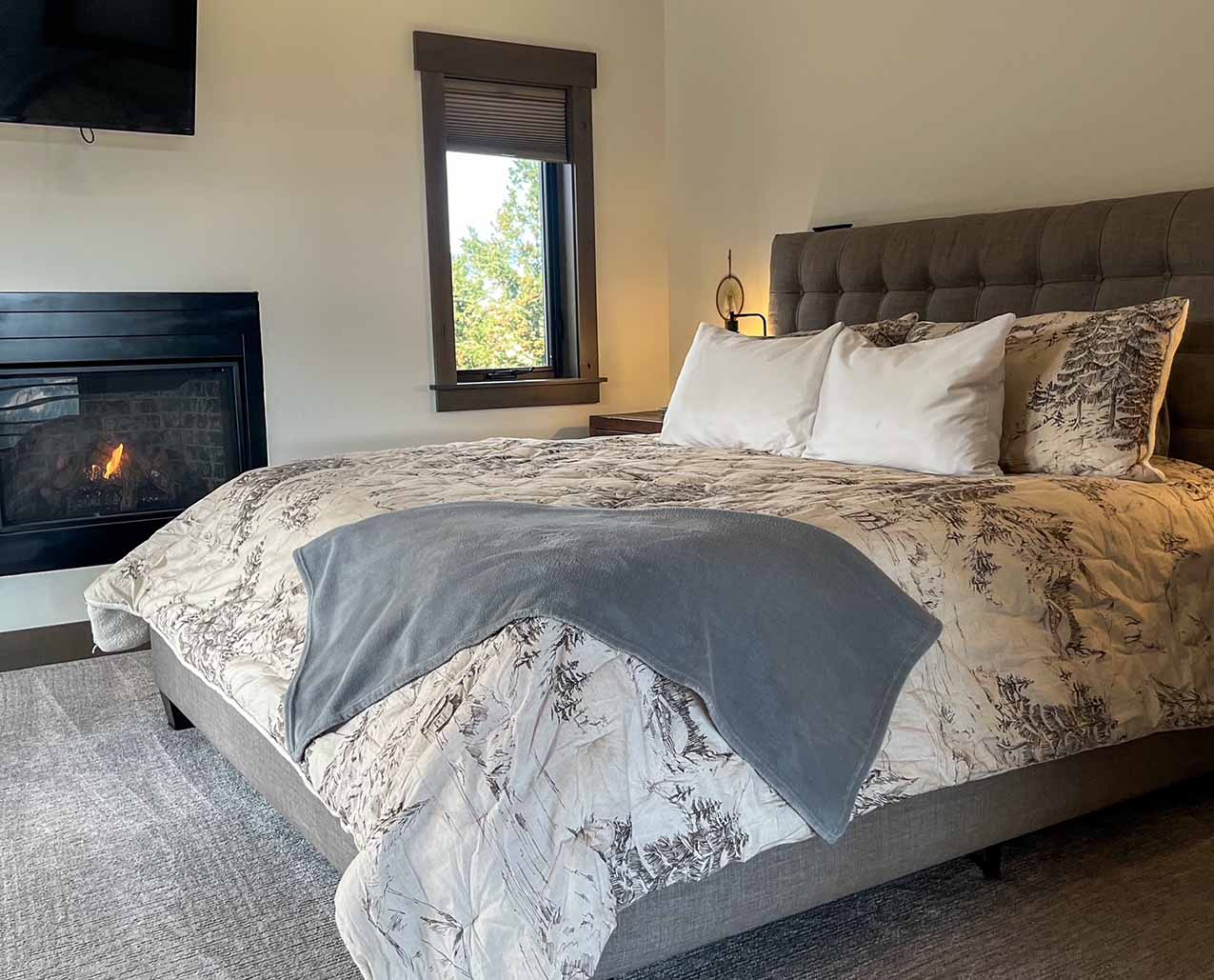 Jackson Creek Mountain Chalet slider image 3