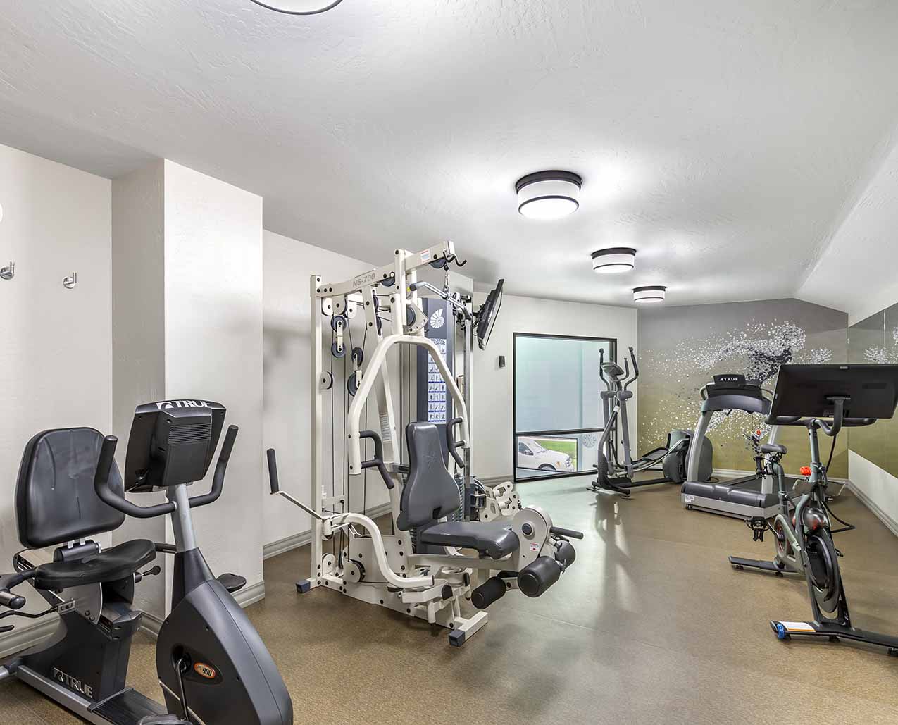 Best Western PLUS Great Northern Inn slider image 1