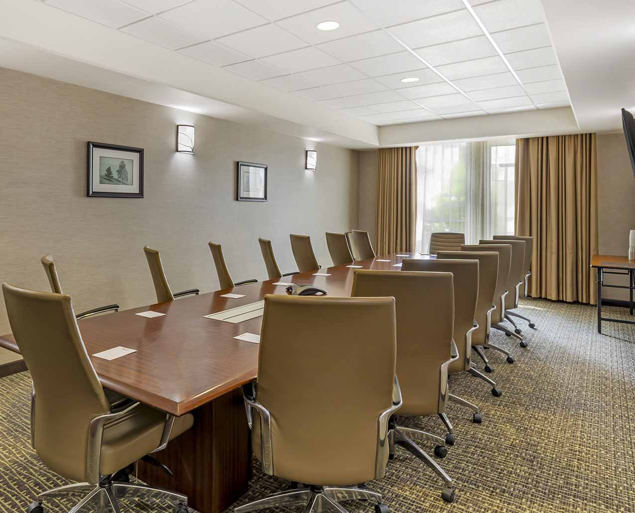 Best Western PLUS Havre Inn & Suites slider image 1