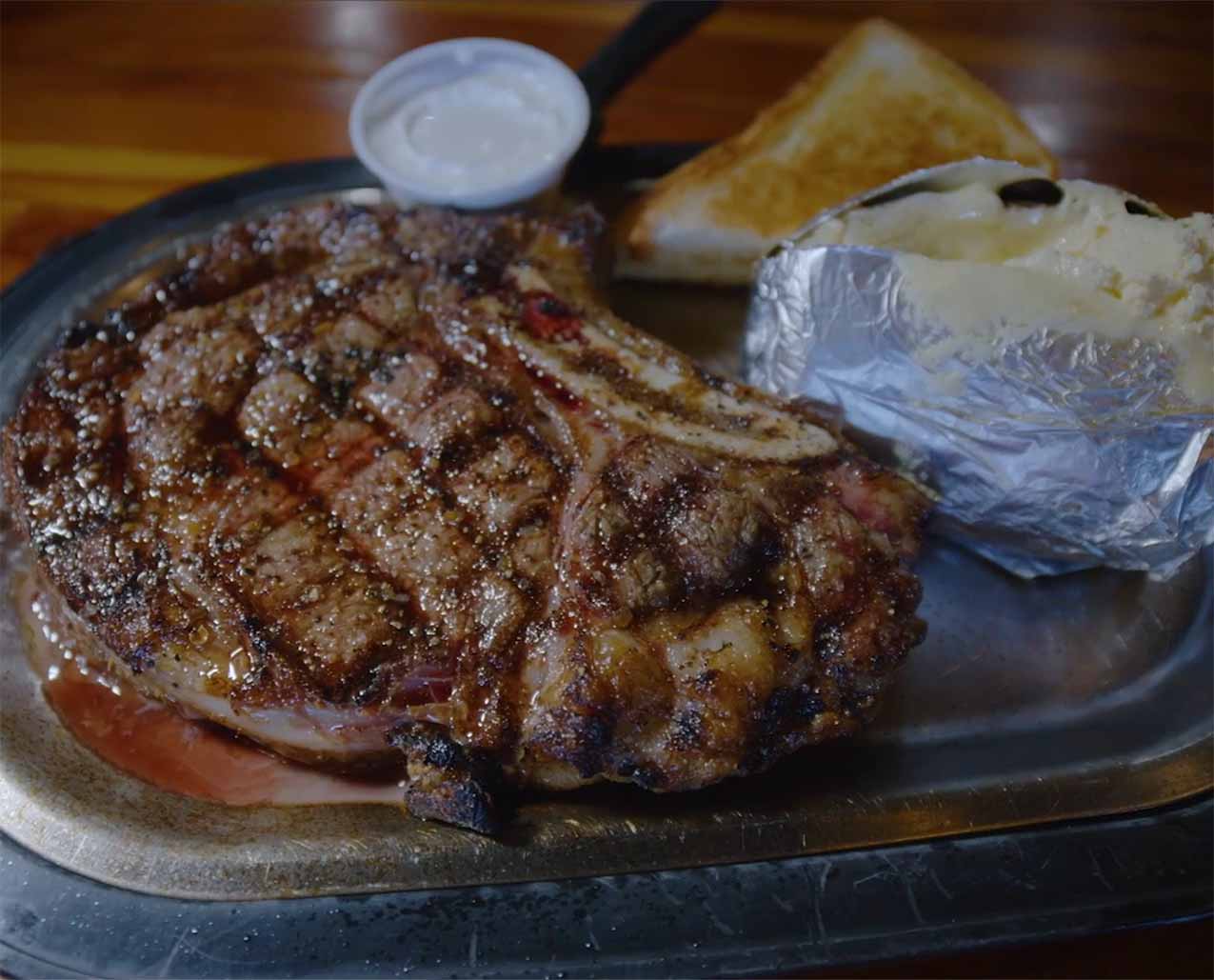 Sun Canyon Lodge Dining slider image 2