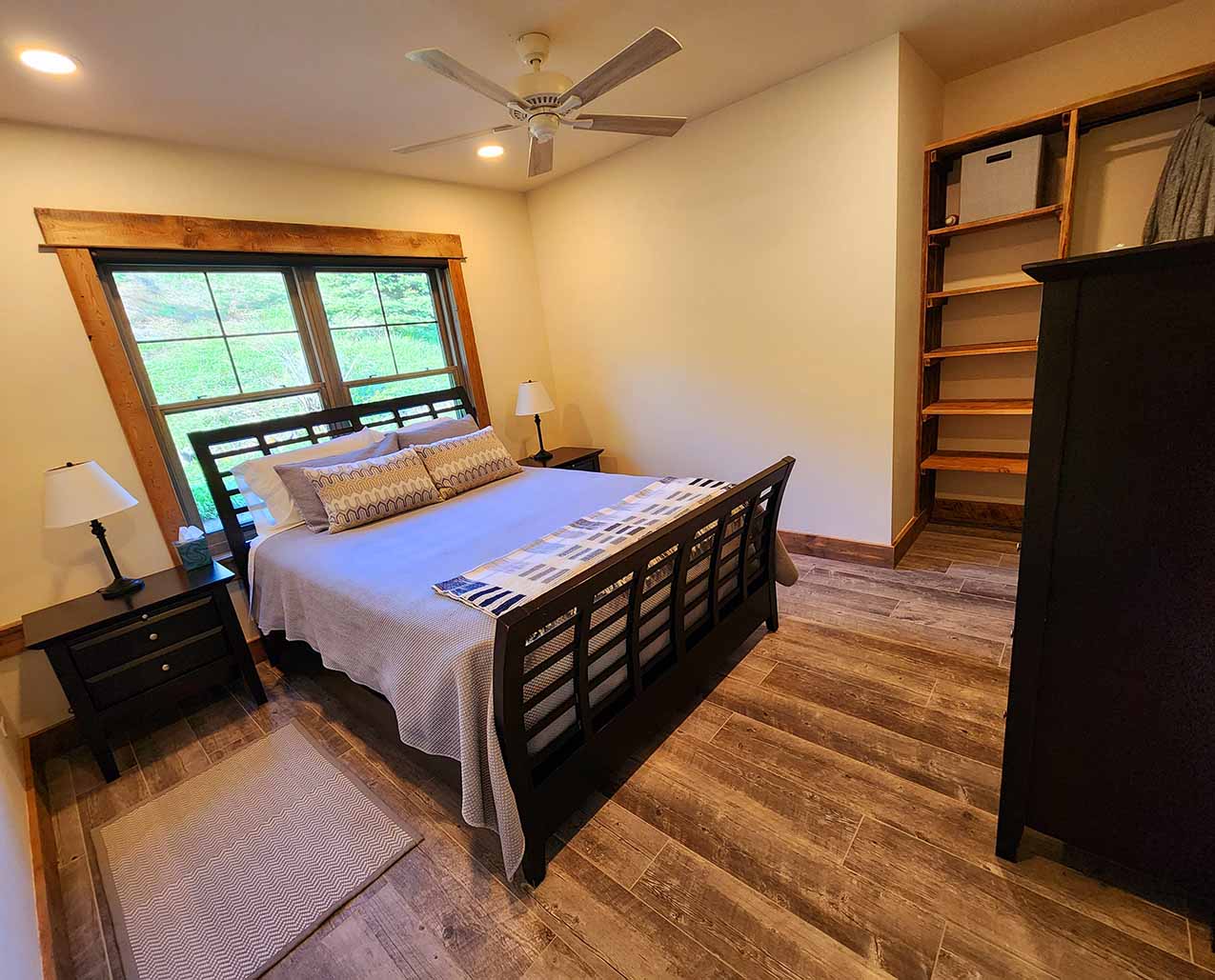 Drinking Horse Ranch Farmhouse Lodge