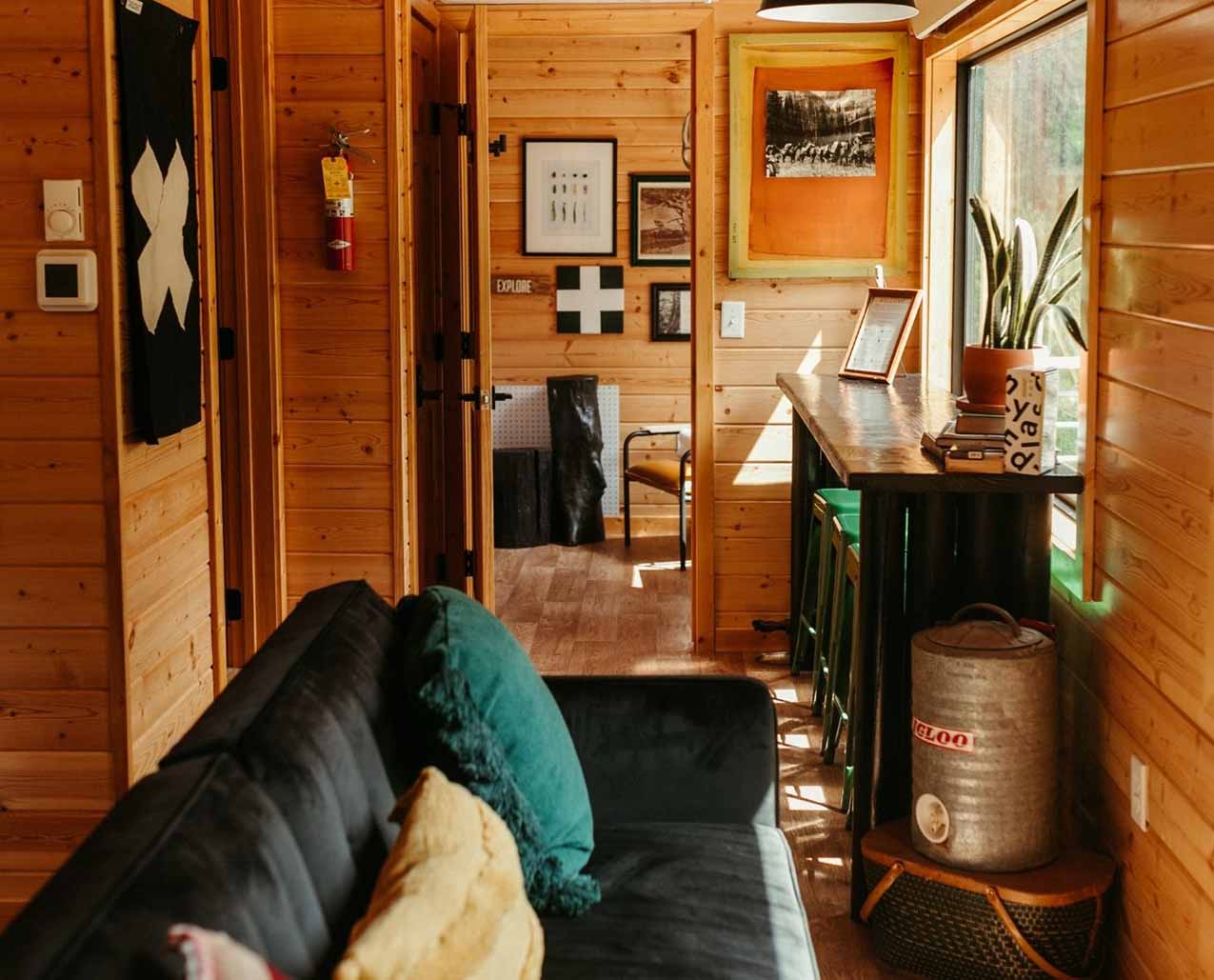 The Cabins at Blacktail slider image 1