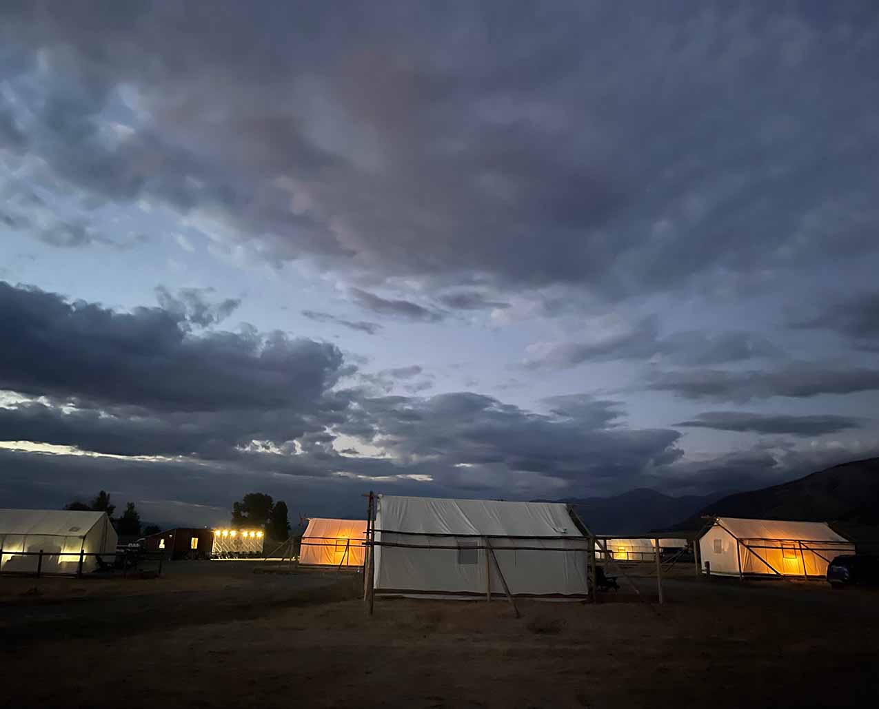 Yellowstone Dreamin Retreat slider image 1