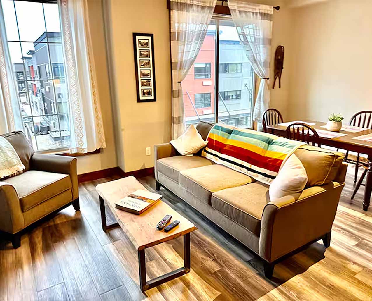 Glacier View Ranger Retreat slider image 3