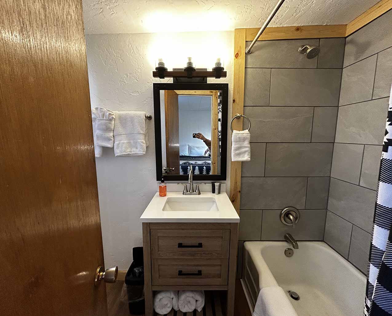 Beaverhead Inn & RV Park slider image 4