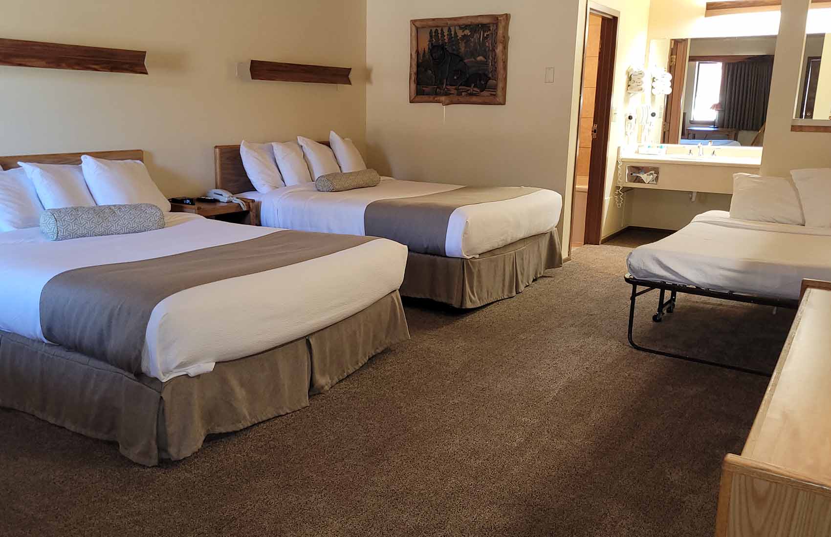 Beartooth Hideaway Inn & Cabins