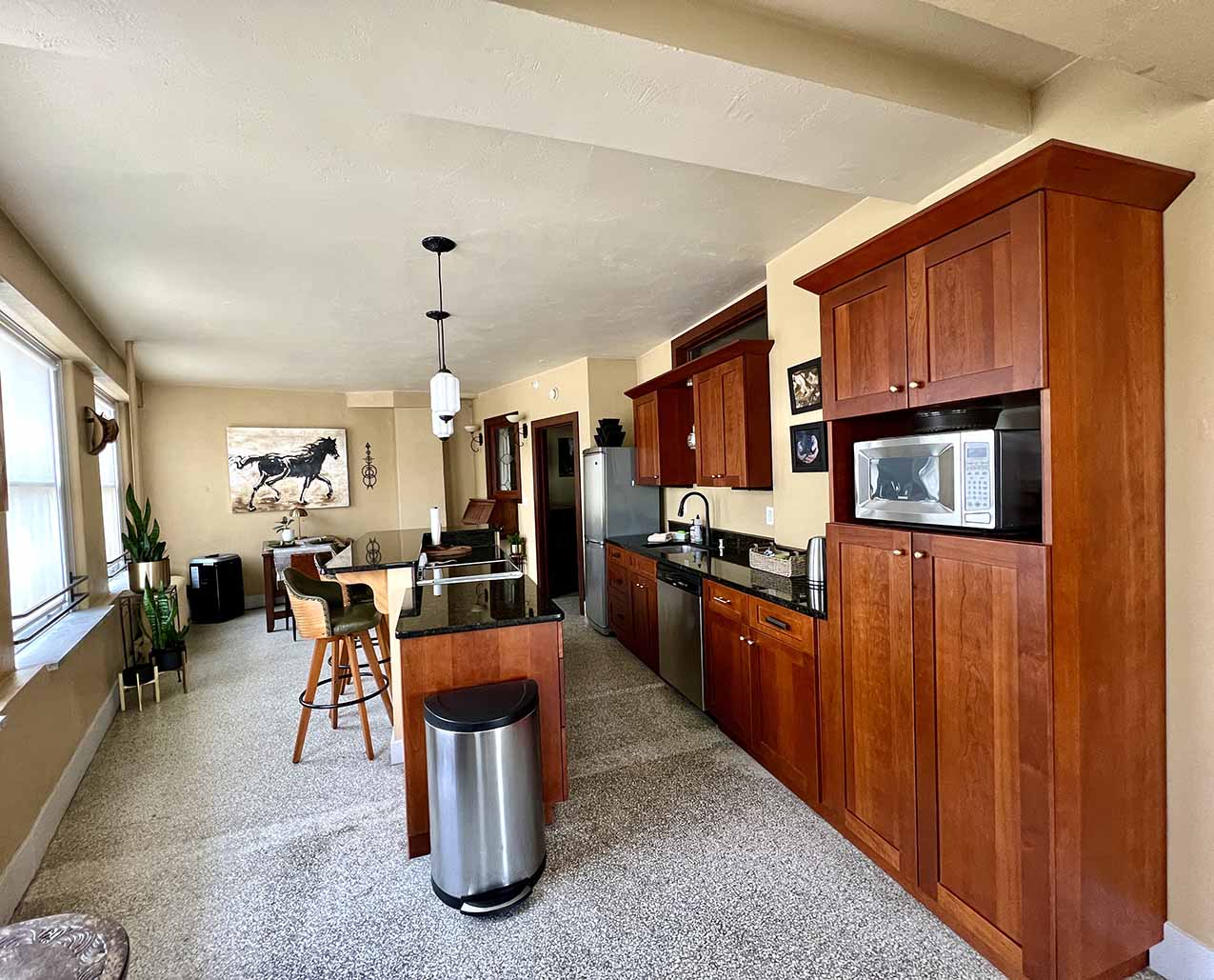 6th Floor Wilma Condo slider image 1