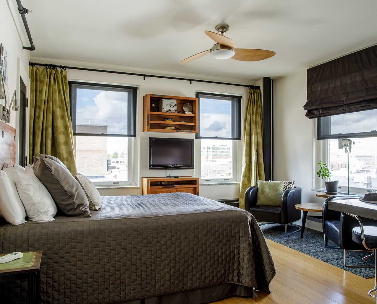 Wilma Studio 54 slider image 2