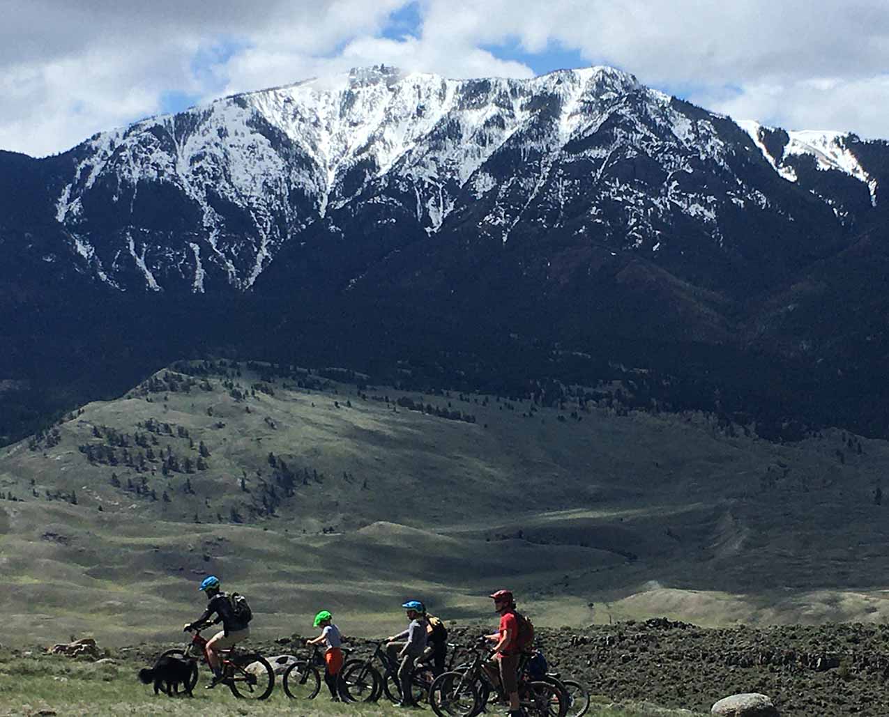 North Yellowstone Lodge & Hostel