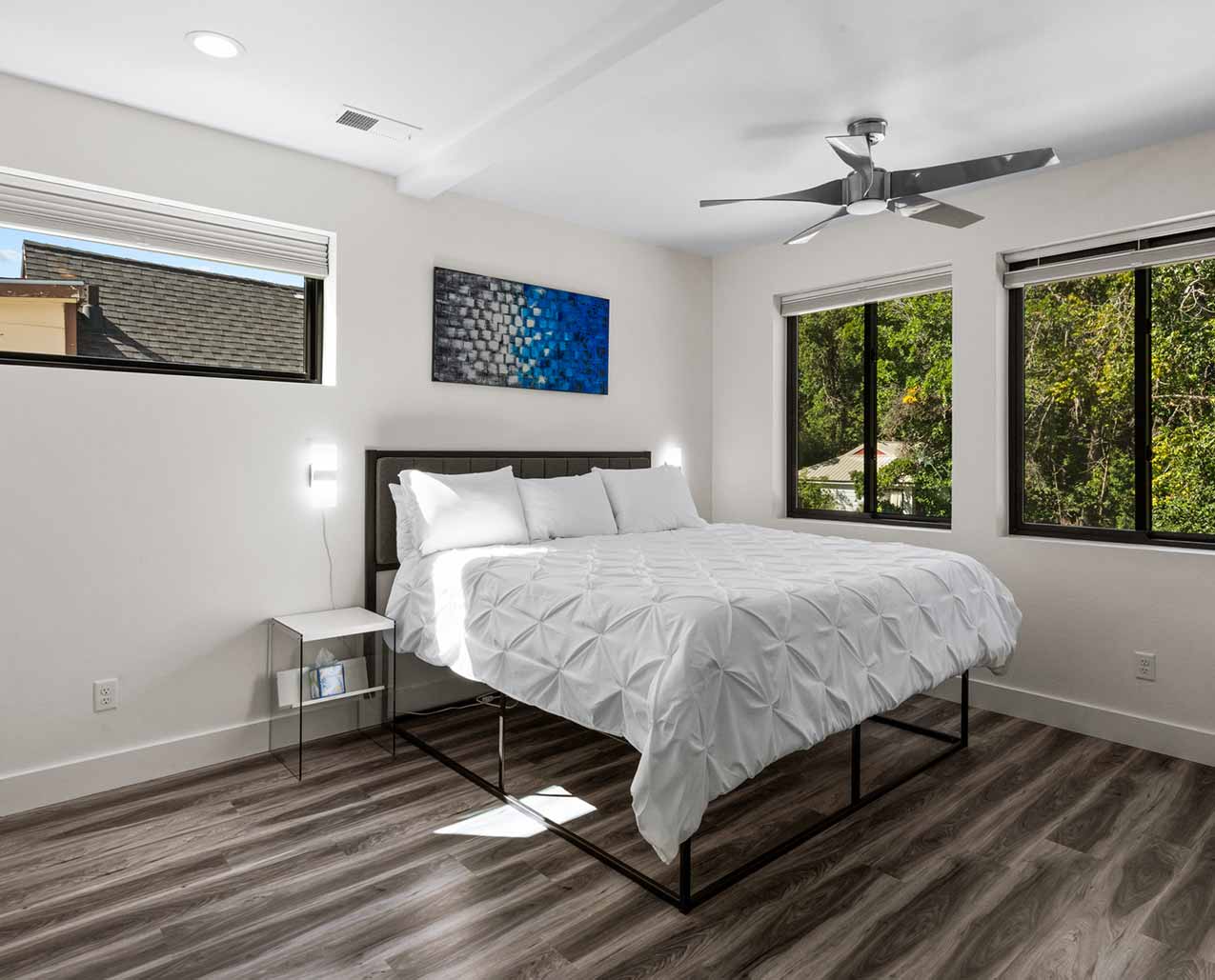 Winter House slider image 1