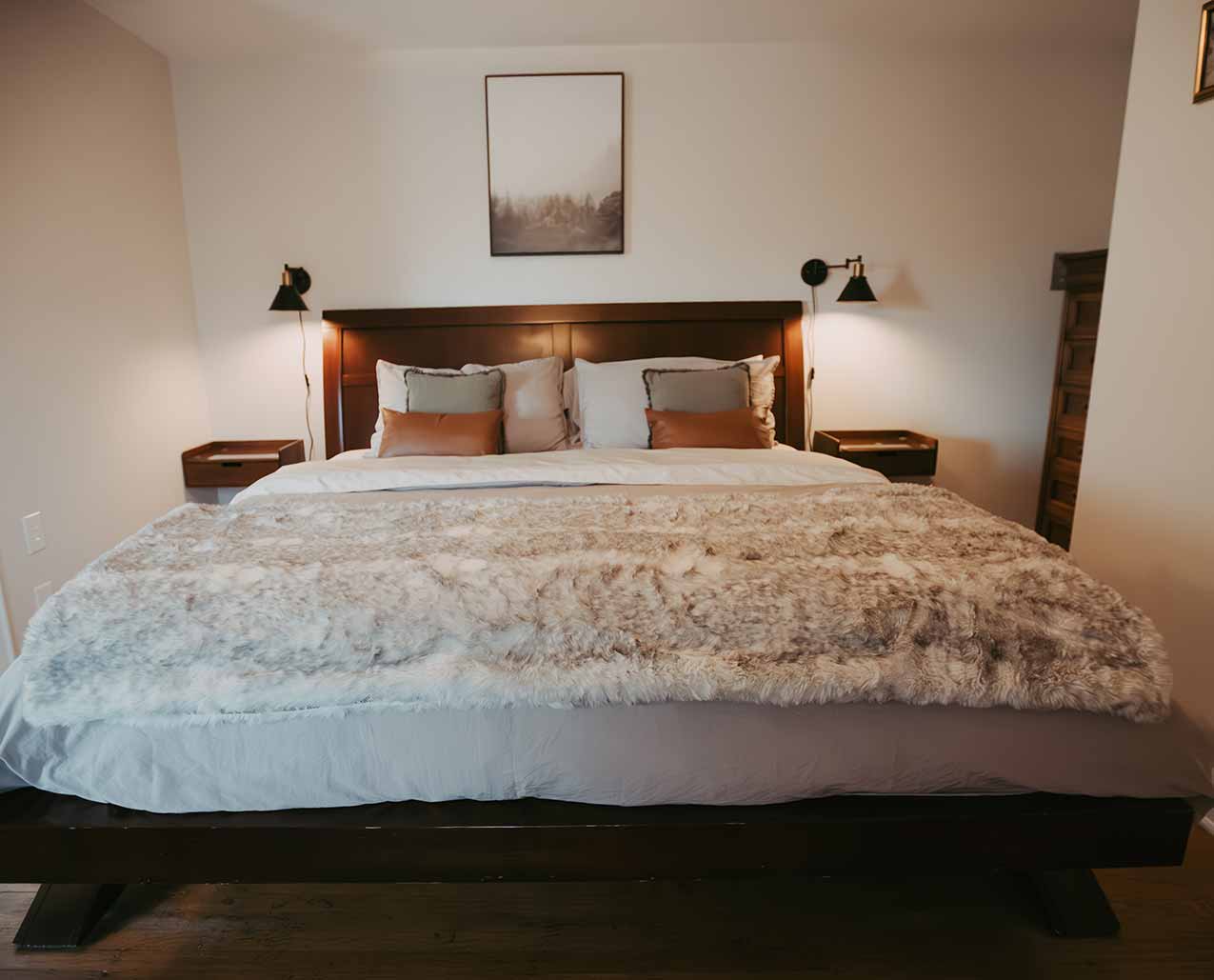 Goldsmith's Riverfront Inn slider image 3