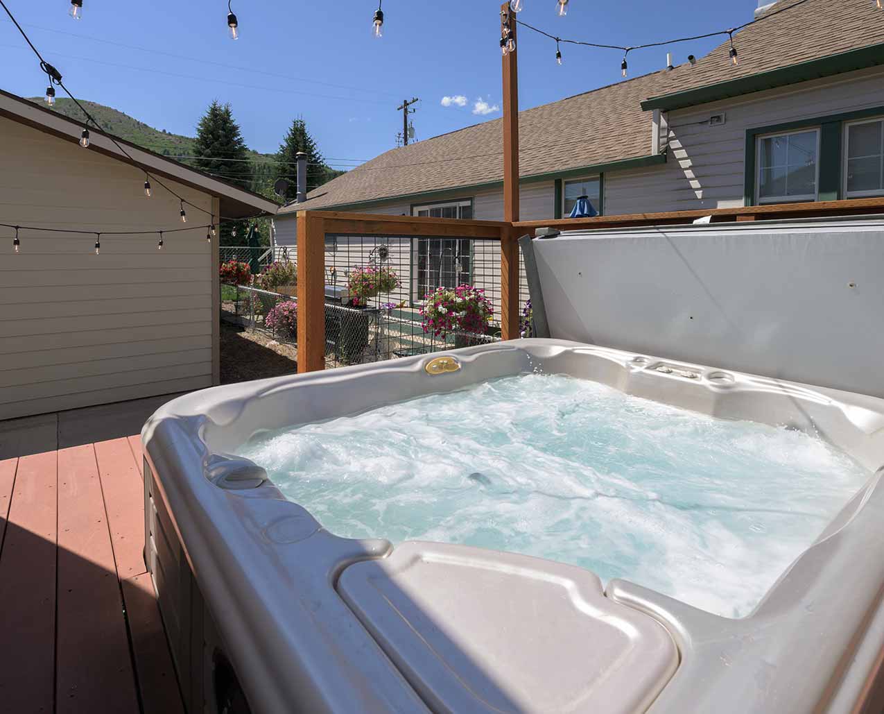 Black Diamond Bungalow slider image 5