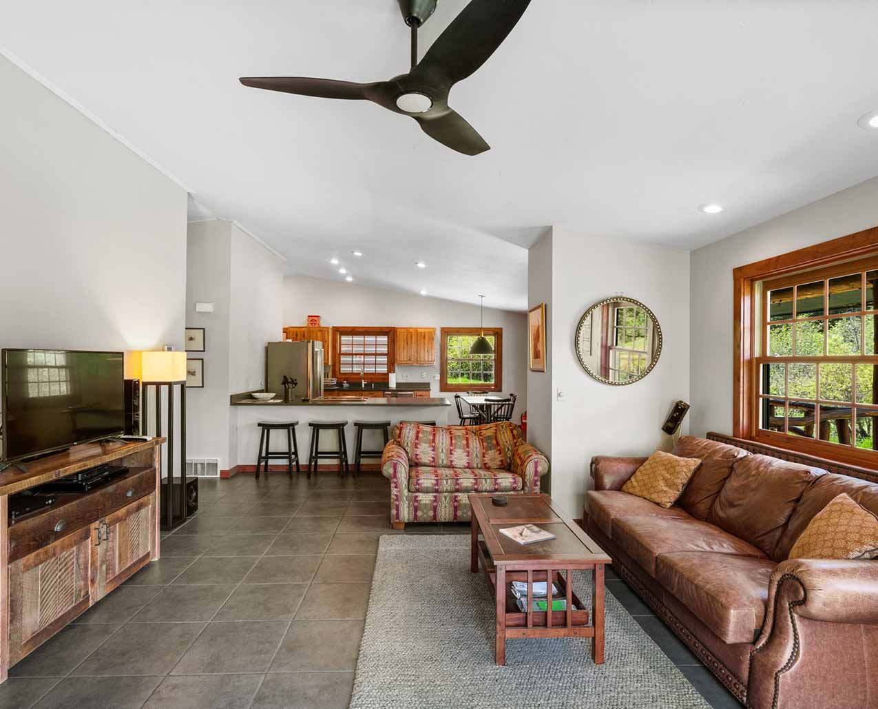 Brackett Creek Cabin slider image 1