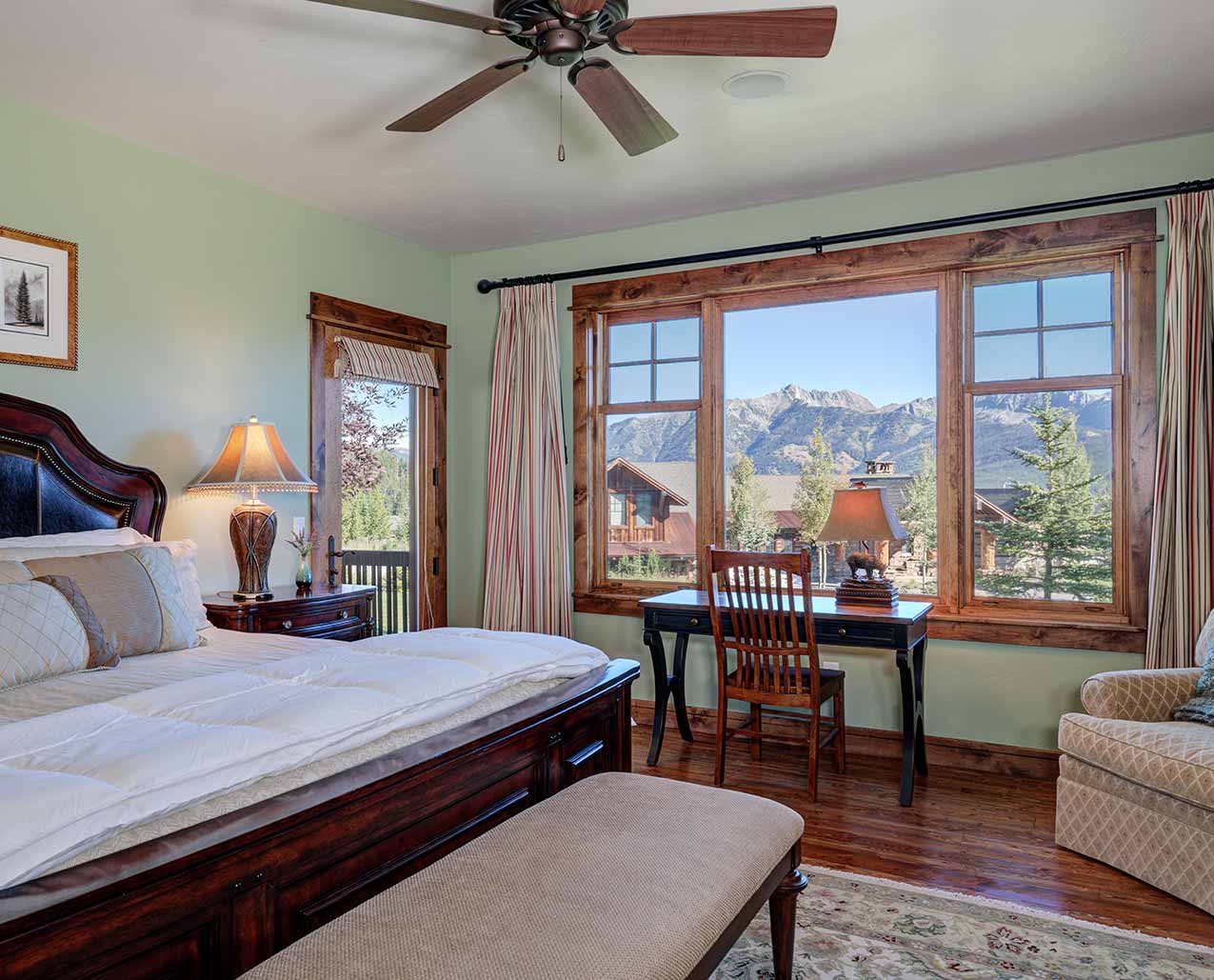 Half Hitch Chalet slider image 1