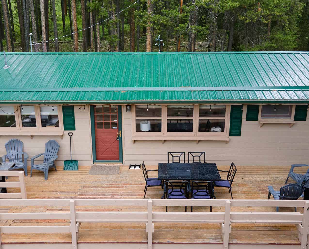 Pine Cone Cabin slider image 2