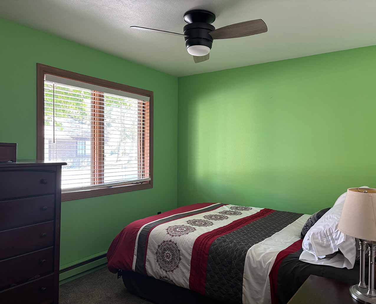 Cute & comfy 2-bed by Gallatin County Fairgrounds slider image 3
