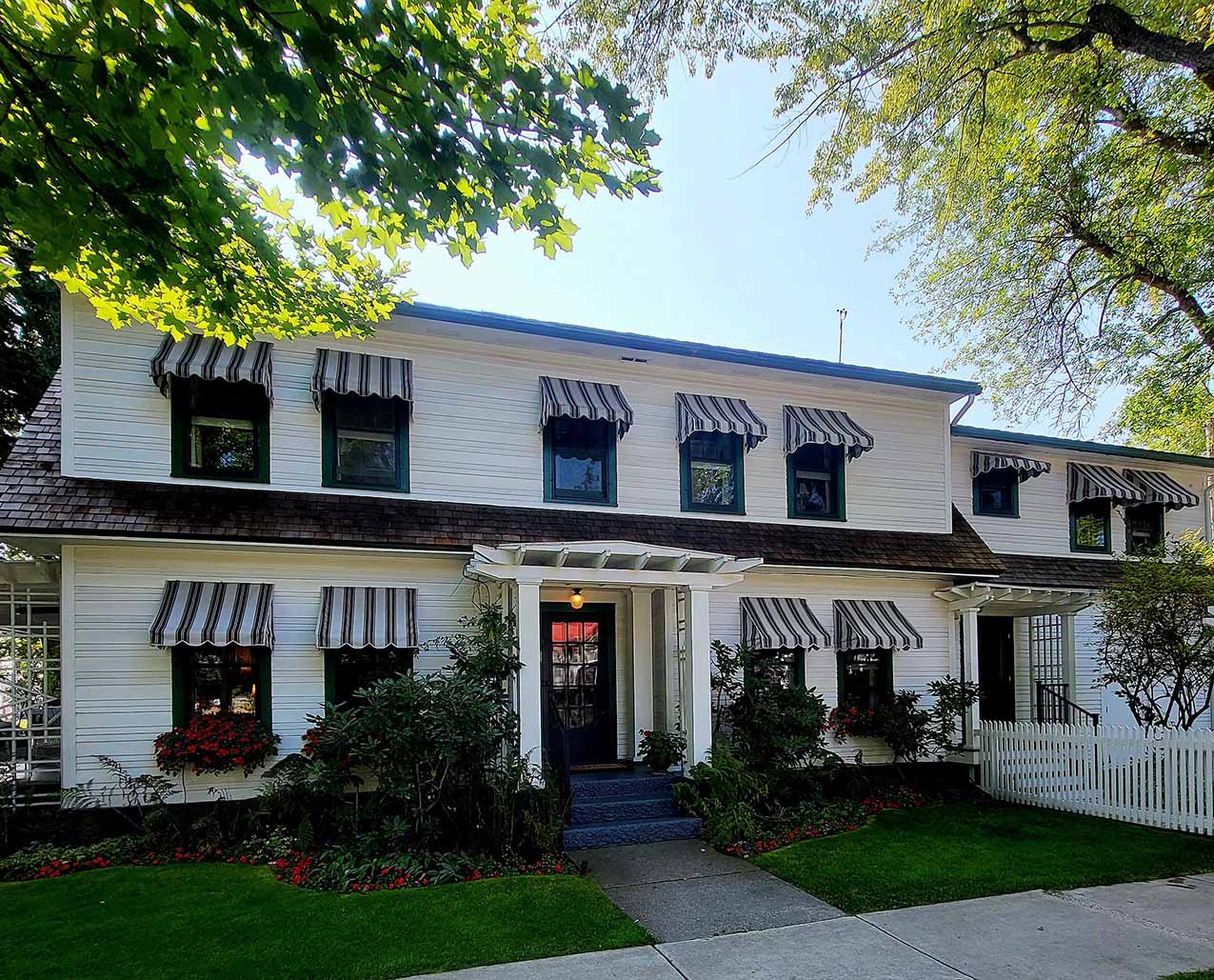 Garden Wall Inn slider image 1