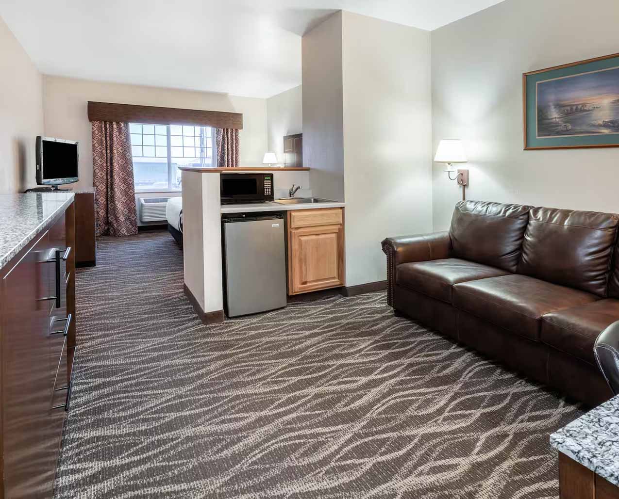La Quinta Inn & Suites by Wyndham Belgrade - Bozeman Airport slider image 2