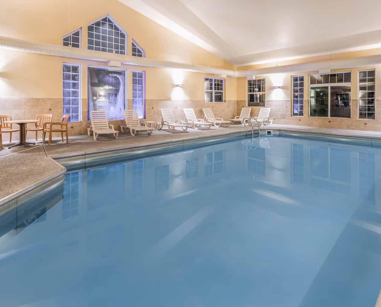 La Quinta Inn & Suites by Wyndham Belgrade - Bozeman Airport slider image 3