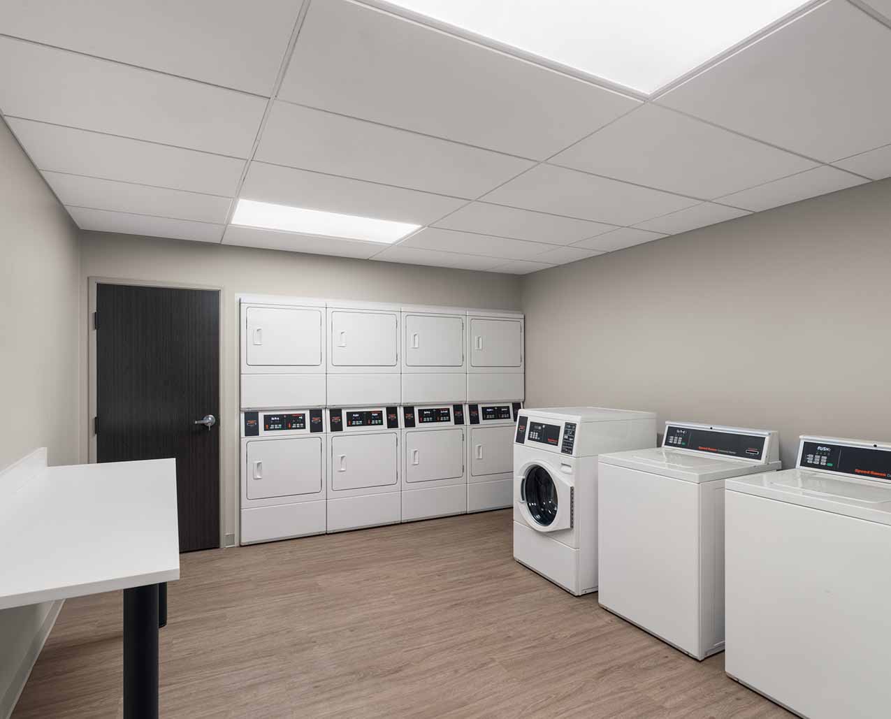 ECHO Suites Extended Stay by Wyndham Bozeman slider image 2